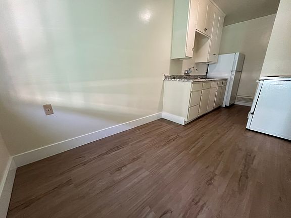 3rd image of 1506 13th St APT 205