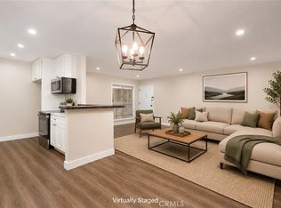 5320 Zelzah Ave APT 201, Encino, CA 91316