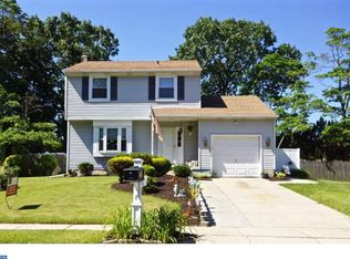 15 Pine Glen Dr, Sicklerville, NJ 08081