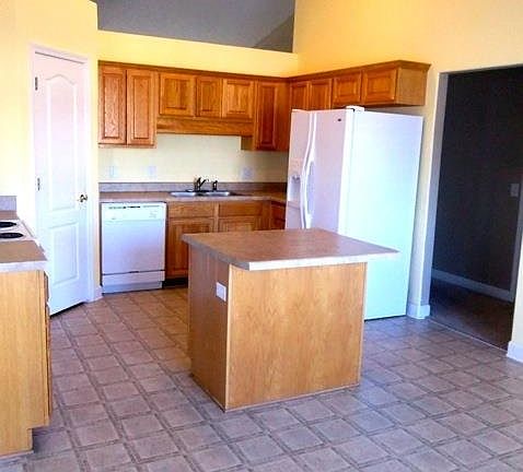 2nd image of 7413 Peterson Ln