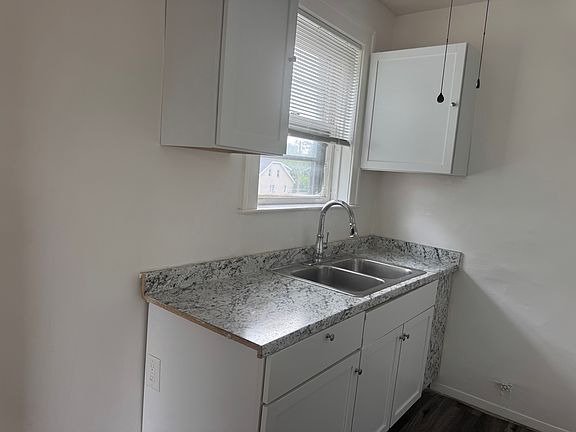 5th image of 16930 Log Cabin St #25