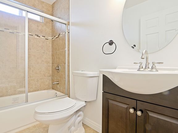 4th image of 827 1/2 N Brannick Ave