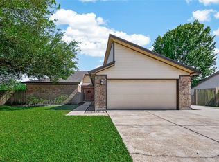 12306 River Bend Dr, Mont Belvieu, TX 77523