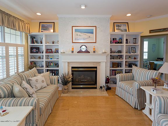 5th image of 44 Deerchase Ln