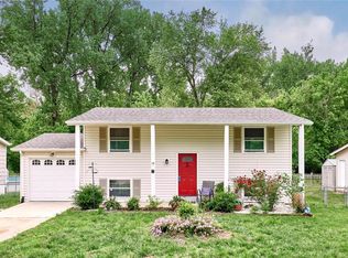 14 Fern Dr, Saint Charles, MO 63304