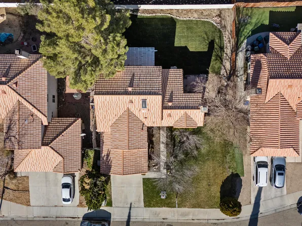 5709 Madrid Ct, Palmdale, CA 93552