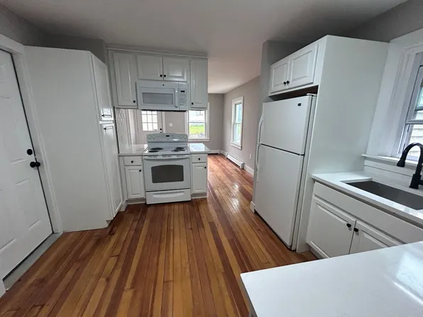 231 Beechwood Ave, Torrington, CT 06790
