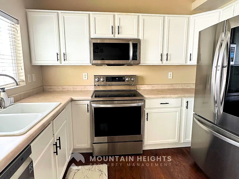 1953 W Black Angus Dr — Photo 10