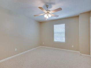 1814 Barretts Glen Dr, Pearland, TX 77581