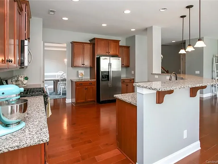 8606 Burnside Ln — Photo 13