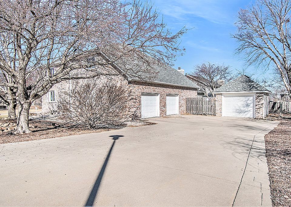 Welcome to 4400 Eagle Ridge 