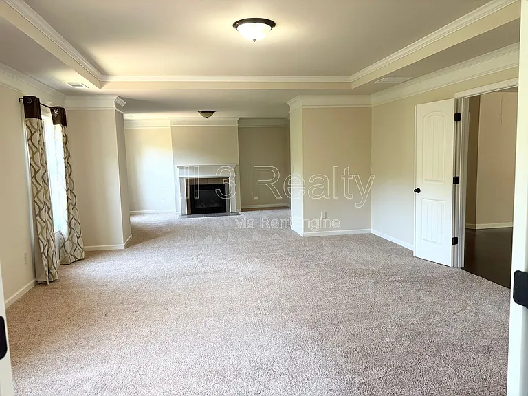 3738 Valley Spring Dr — Photo 17
