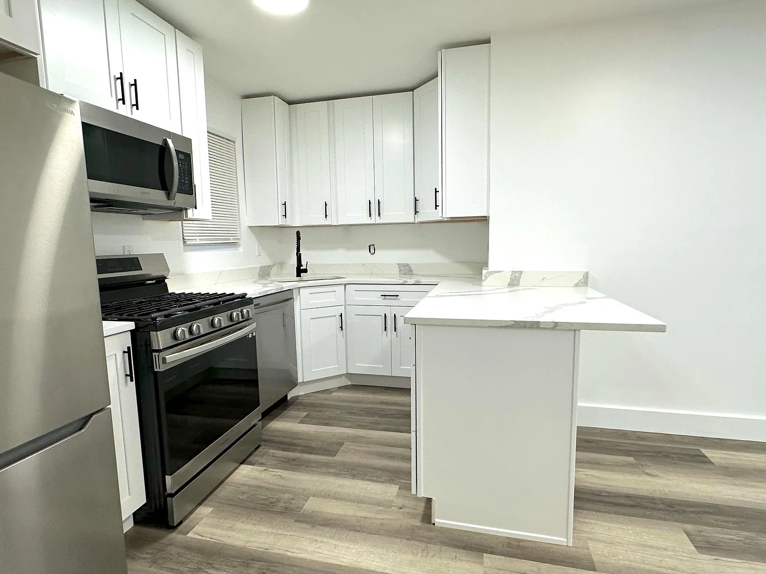 280 Forrest St — Photo 3