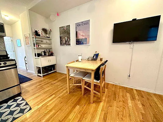 Rented by J PRESTON AND ASSOCIATES INC | media 8