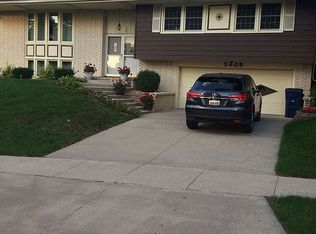 2605 69th St, Urbandale, IA 50322
