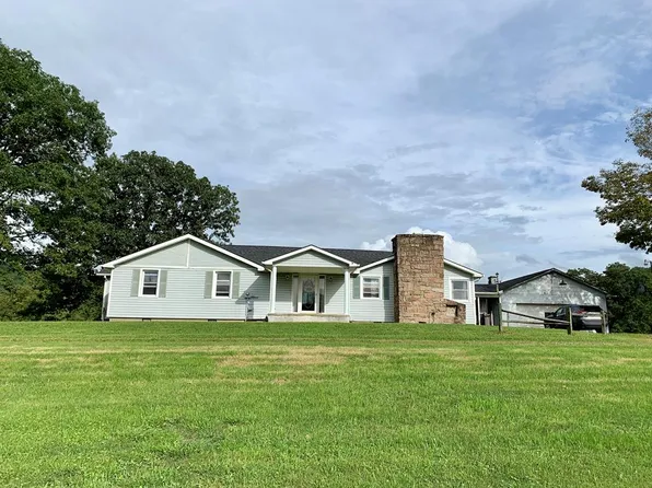 95 Oakmount Dr, Ansted, WV 25812