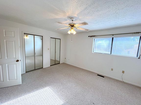 5th image of 404 Eastley Ct APT 1