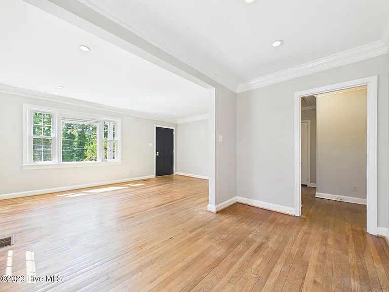 2912 Oberlin Rd — Photo 15