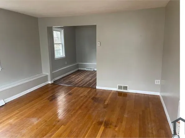 19 Mount Hope St, Dedham, MA 02026