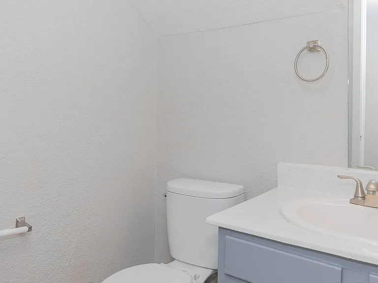 Waterford Grove Apartments — Photo 19
