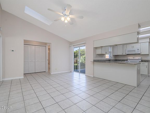 3rd image of 1415 Royal Grove Ln