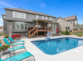 469 NE Lakes Edge Dr, Lees Summit, MO 64064