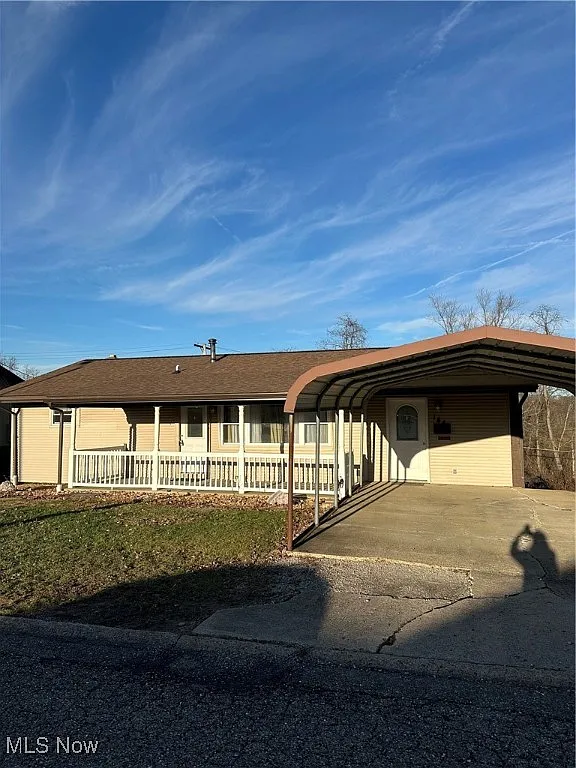 144 Andover Rd photo 1