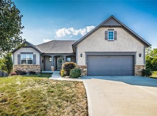 21742 W Johnson Ct, Spring Hill, KS 66083