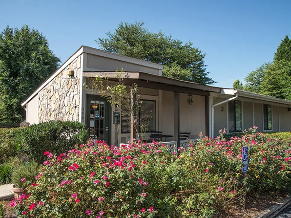 Amberlake Apartments, 4901 Cherokee St #E54e59d19, Acworth, GA 30101