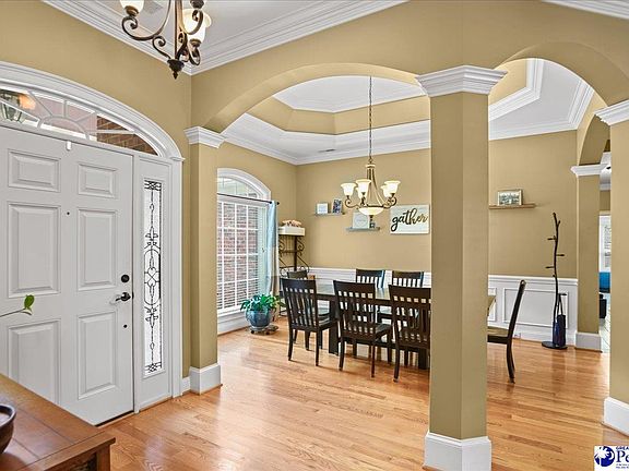 3rd image of 658 N Beaverdam Dr