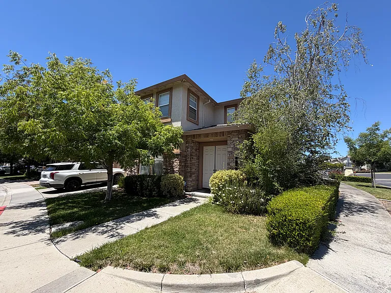 5678 Bellevue Cir — Photo 3