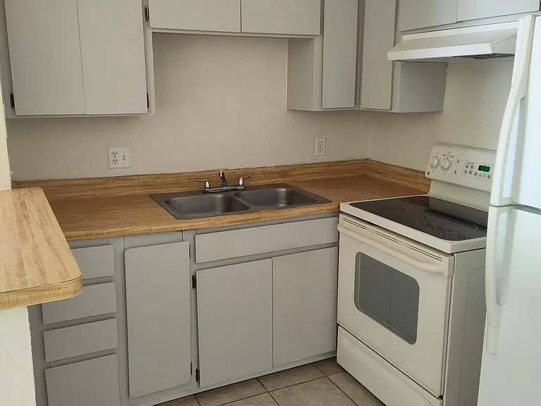 480 E Southern Ave #1 — Photo 5