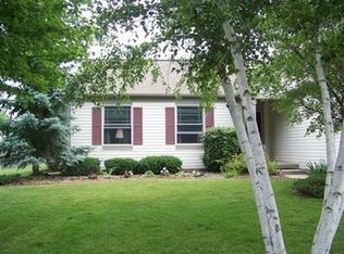 231 Prairie Ridge Dr, Woodstock, IL 60098