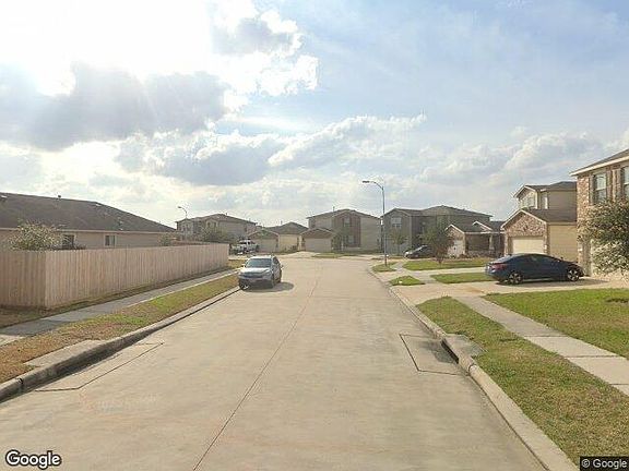Exterior Neighborhood (street photo)