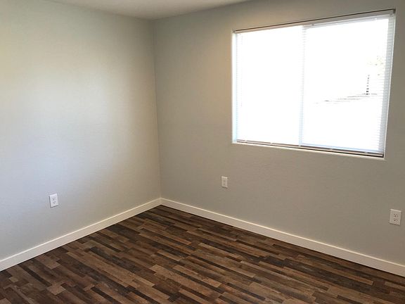 5th image of 1504 1/2 Davis St