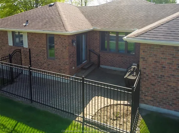 21 Earl Dr, Chatham Kent, ON N7M 6E5