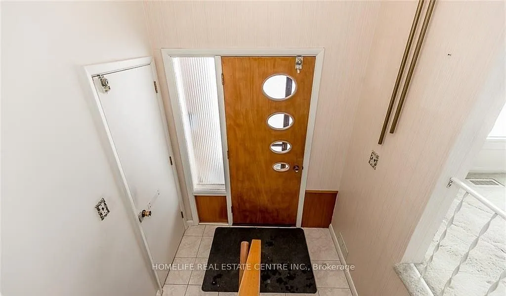 3 bed, $2,400 — Photo 4