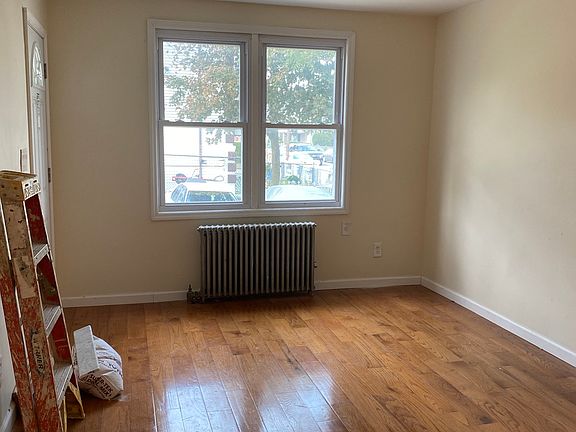 3rd image of 2-65 Fernside Pl #A