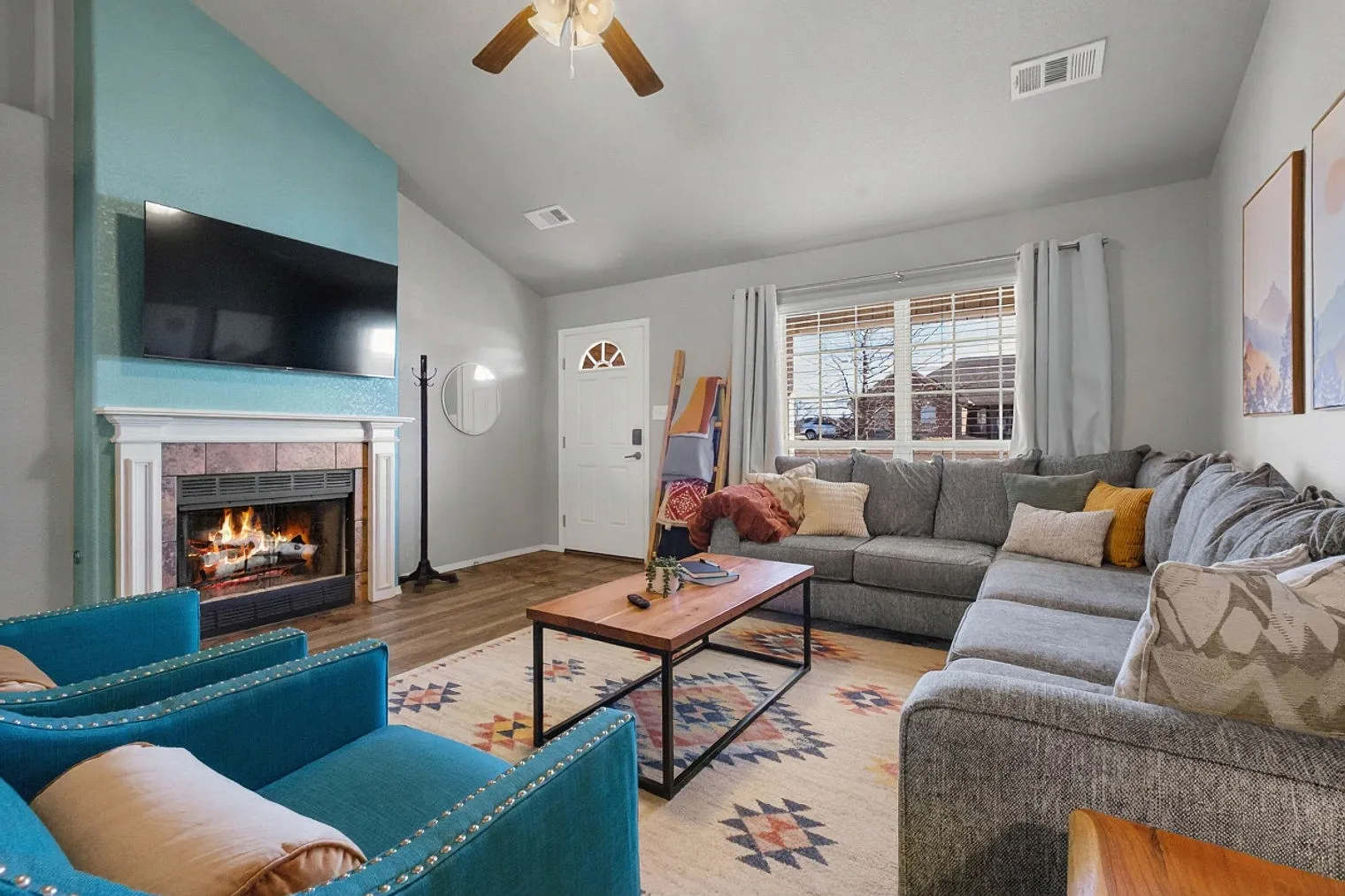 4 bed, 2.0 bath, 1593 sqft, $3,980 — Photo 1