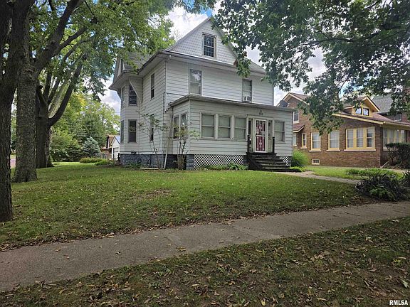 2nd image of 700 S 8th St