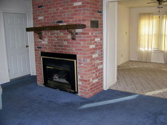 2nd image of 100 Hawthorne St
