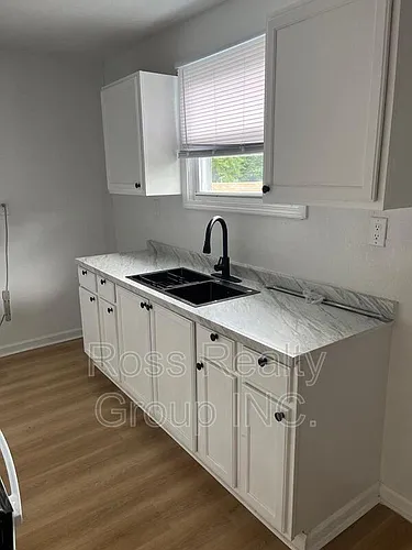 653 Oswald St #UPPER Photo 1