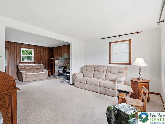 4th image of 1385 Woodmere Rd