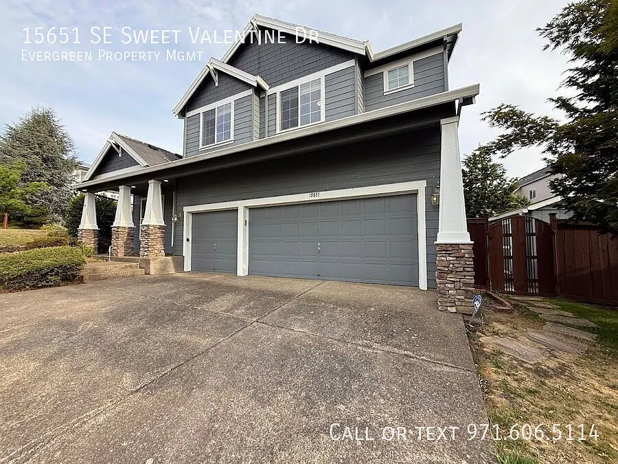 Charming & Elegant 3BR/3BA Home with Spacious Yard — Photo 2