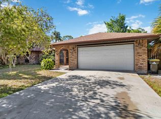 789 Brisbane St NE, Palm Bay, FL 32907