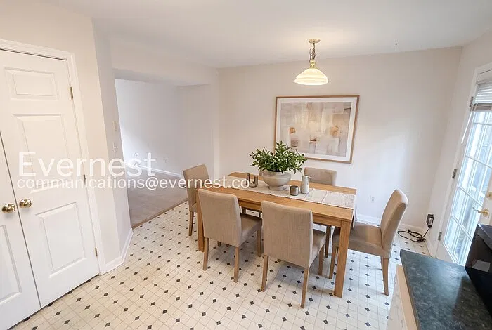 2 bed, 2.5 bath, 1387 sqft, $2,000 — Photo 3