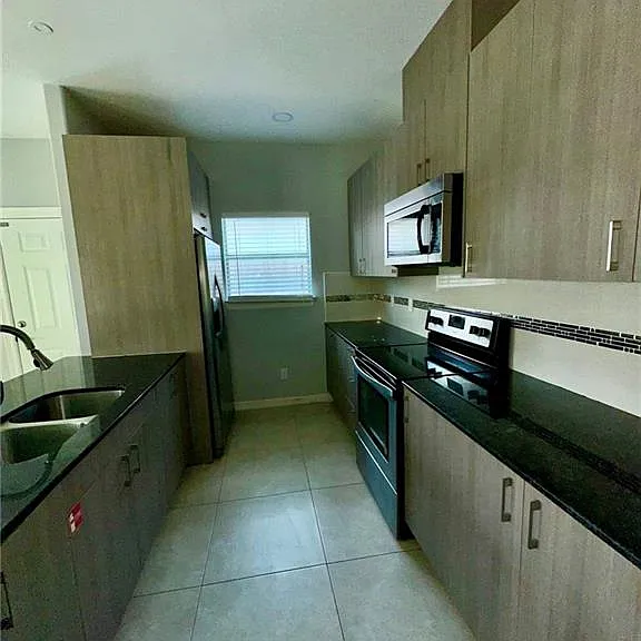 2703 Larkspur Ave — Photo 5