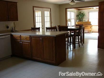 Spacious kitchen and eat in dining area. There is also a separate dining room.