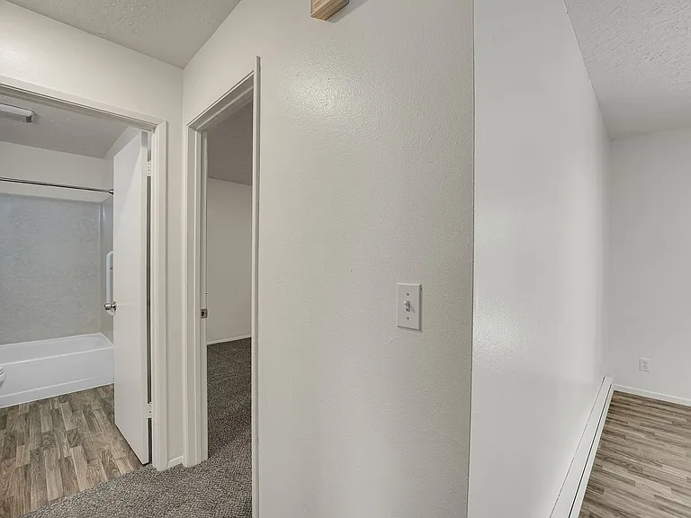 1038 NE 21st Ave — Photo 9