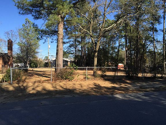 2nd image of 3720 Hearn Dr